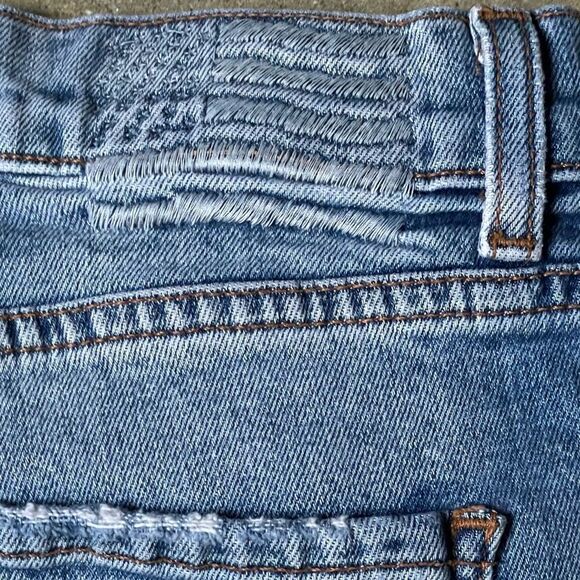 Revice Uptown Roadtrip Distressed Medium Wash Super High Rise Jeans (Size: 27) - Picture 10 of 16